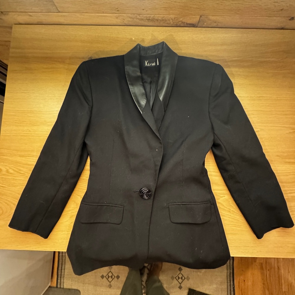 Gorgeous Vintage 80s black blazer with leather lapel